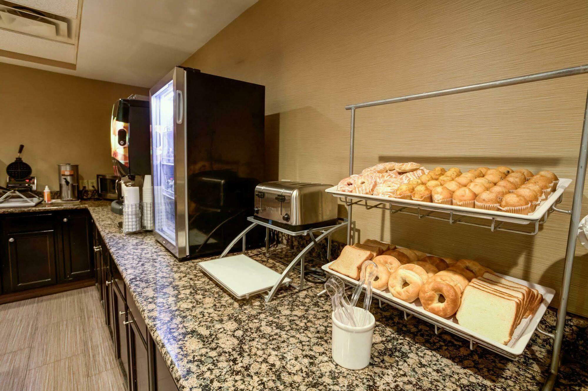 Comfort Suites Airport Charlotte Zewnętrze zdjęcie