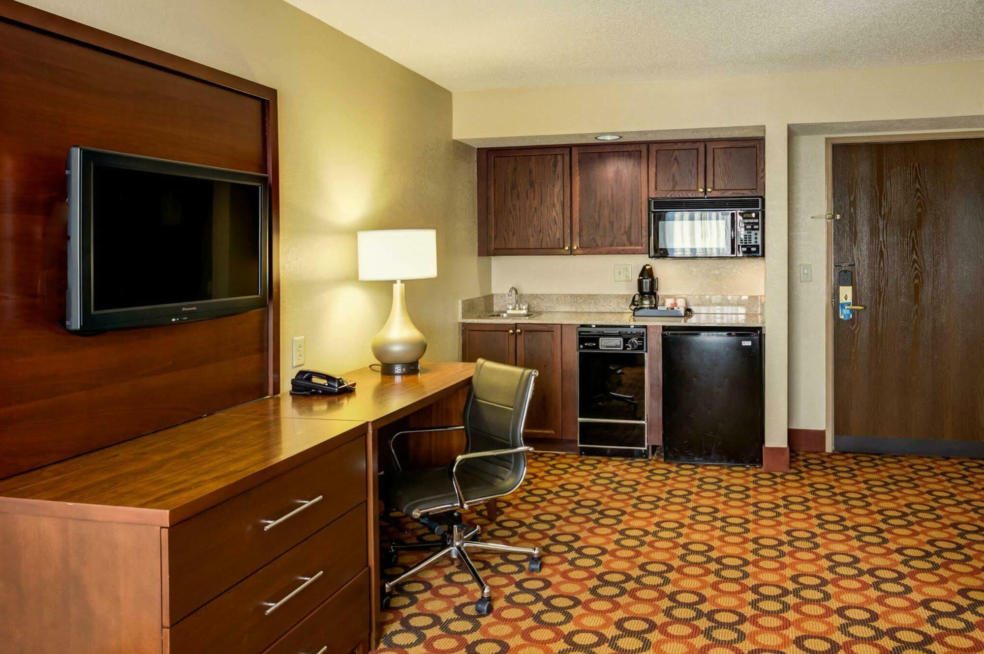 Comfort Suites Airport Charlotte Zewnętrze zdjęcie