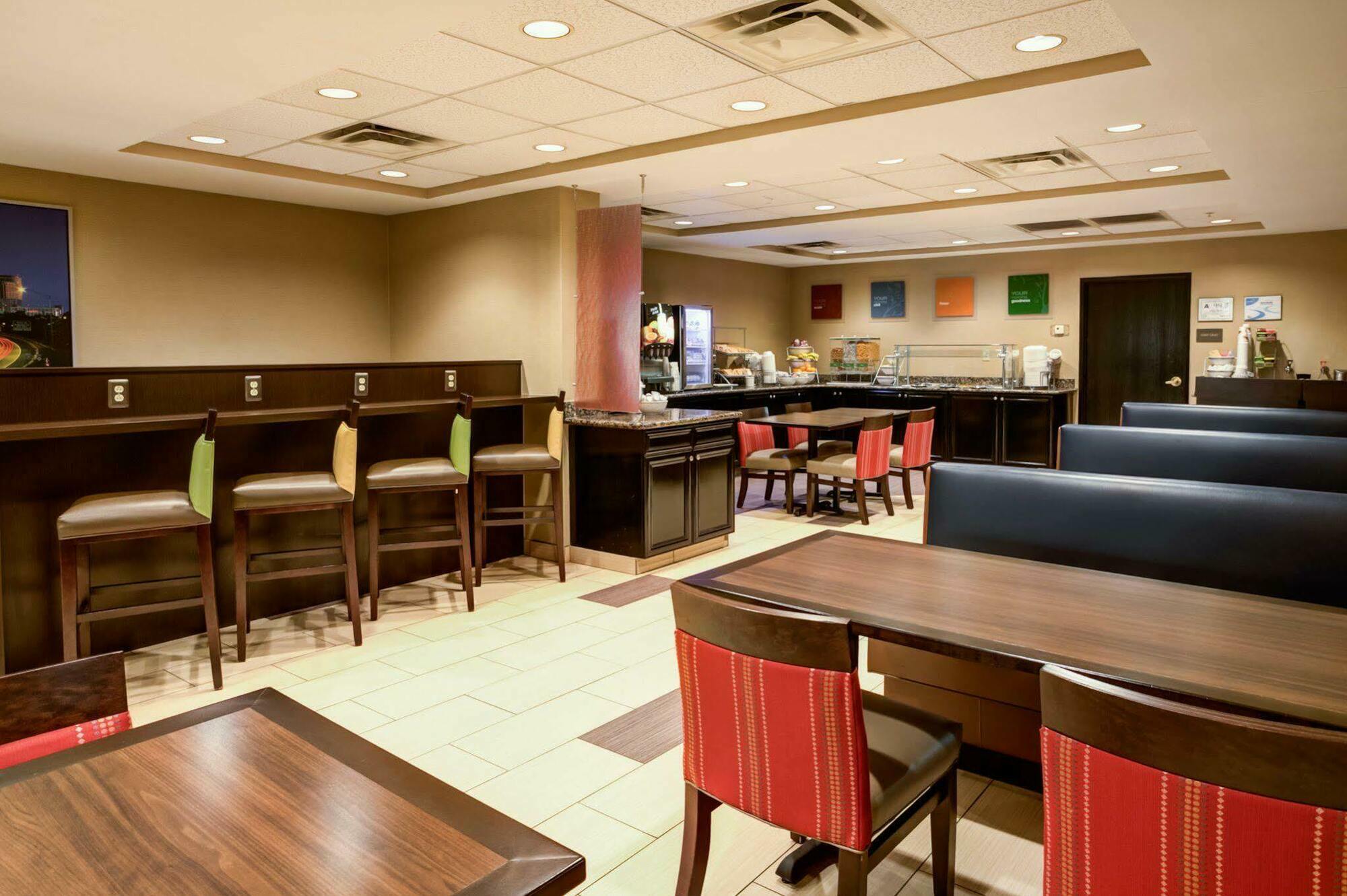 Comfort Suites Airport Charlotte Zewnętrze zdjęcie